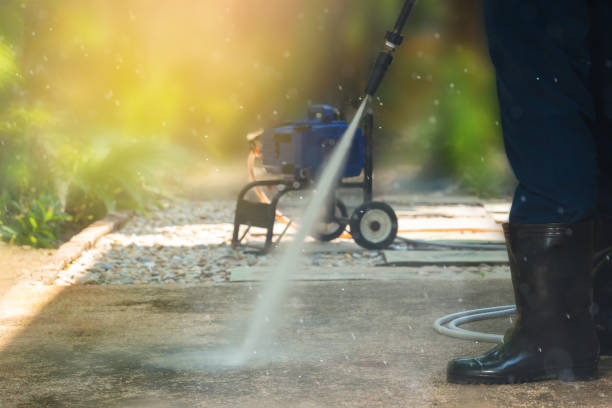 Best Pool Deck Cleaning  in Urbana, IL